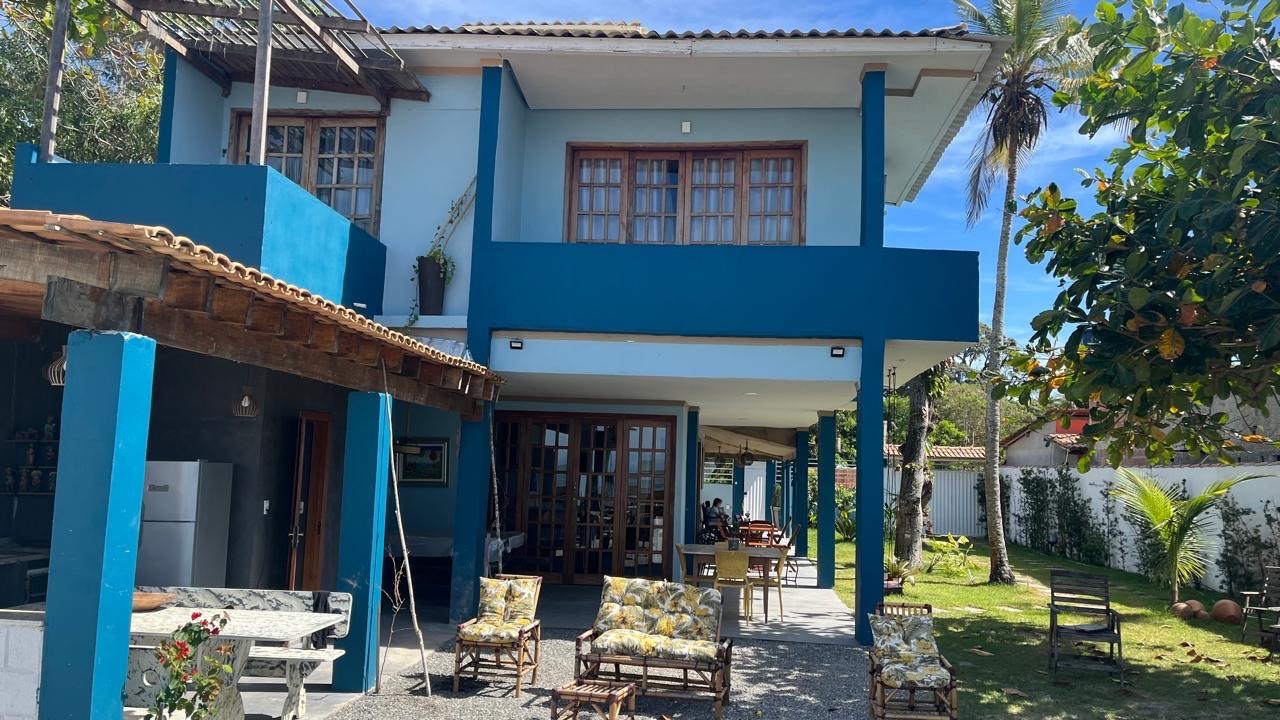 Fachada principal da casa em Cumuruxatiba